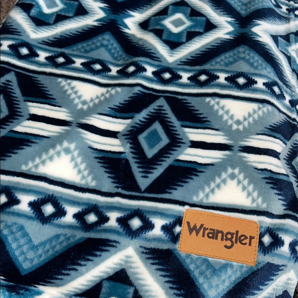 Wrangler Blue Geometric Pattern Blanket